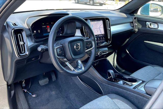 2024 Volvo XC40 B5 Core