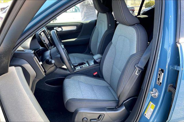 2024 Volvo XC40 B5 Core