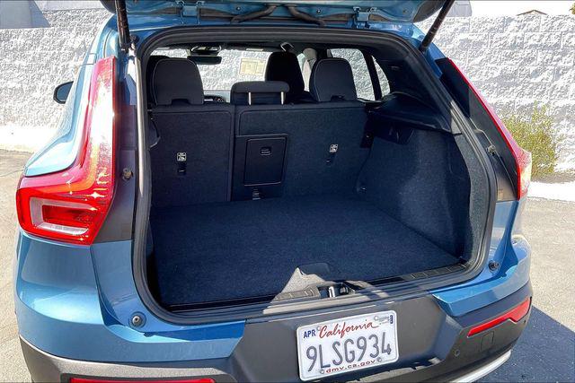 2024 Volvo XC40 B5 Core