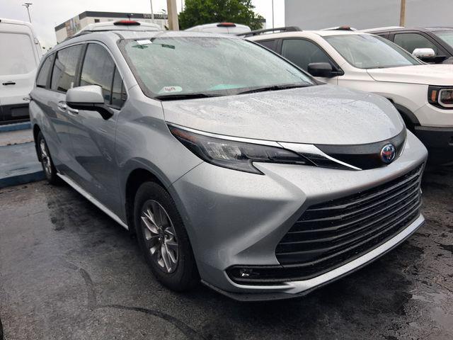 2025 Toyota Sienna XLE
