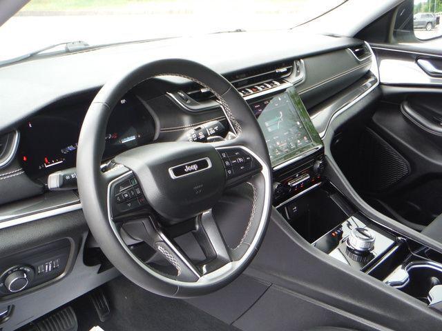 2023 Jeep Grand Cherokee L Laredo 4x4 2023 Jeep Grand Cherokee L Laredo 4x4
