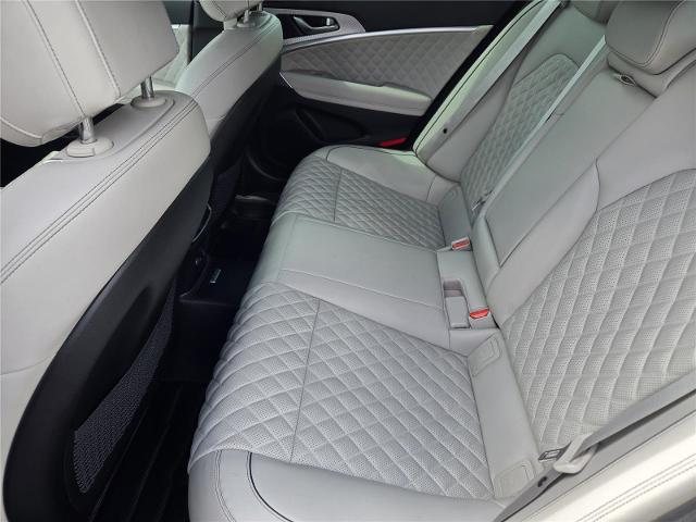 2022 Genesis G70 3.3T RWD