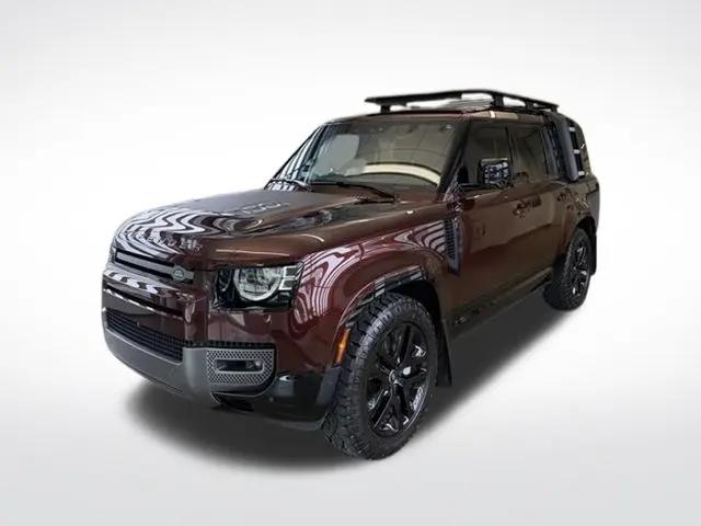 2025 Land Rover Defender 130 P400 Outbound