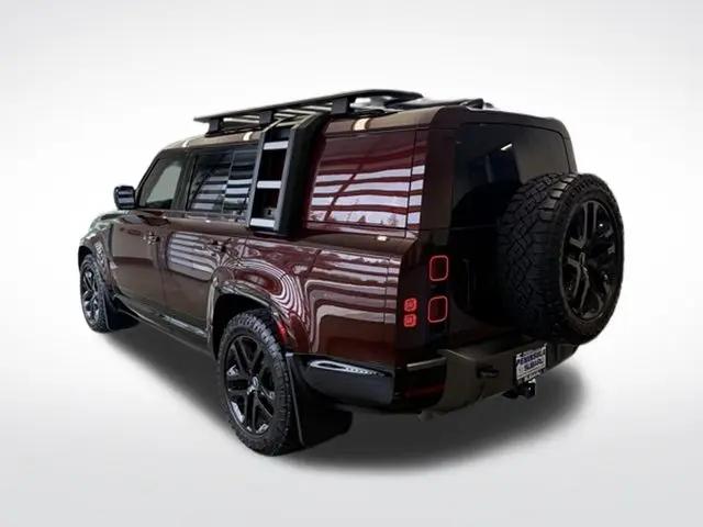 2025 Land Rover Defender 130 P400 Outbound