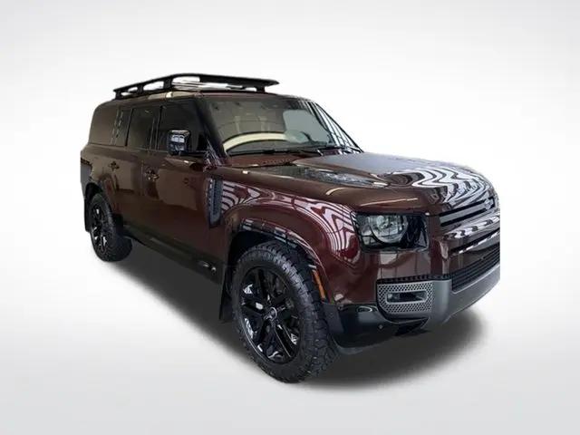 2025 Land Rover Defender 130 P400 Outbound