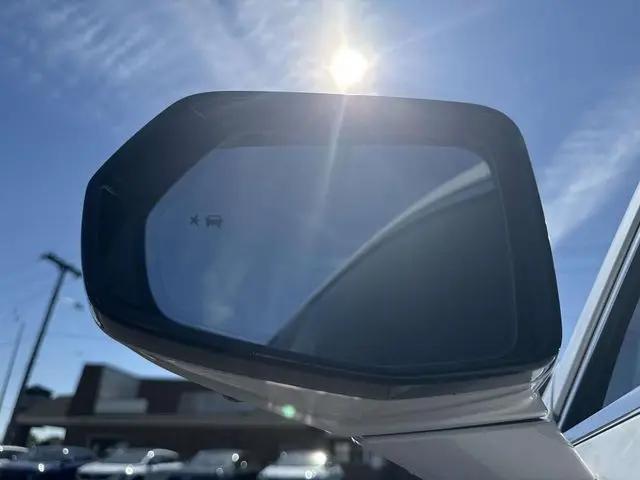 2023 Cadillac XT4 AWD Premium Luxury