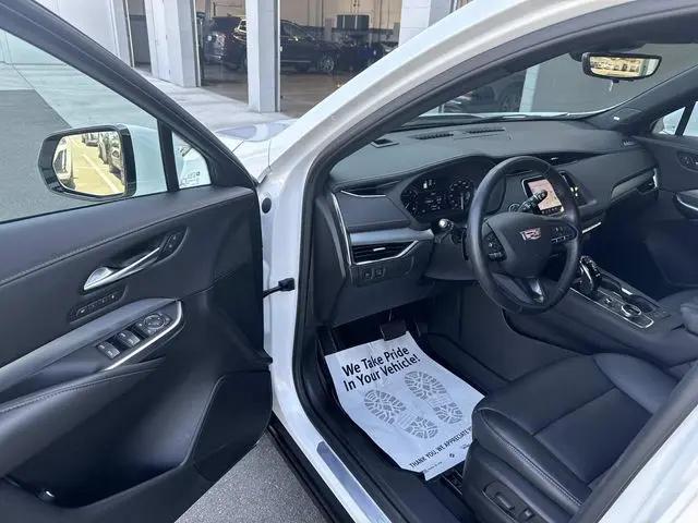 2023 Cadillac XT4 AWD Premium Luxury