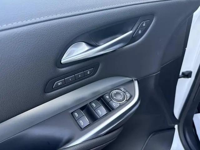 2023 Cadillac XT4 AWD Premium Luxury