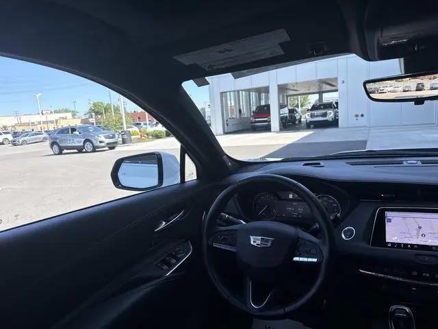 2023 Cadillac XT4 AWD Premium Luxury