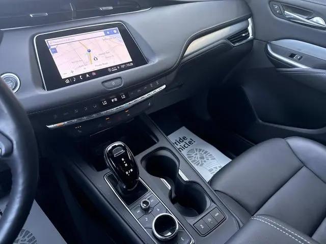 2023 Cadillac XT4 AWD Premium Luxury