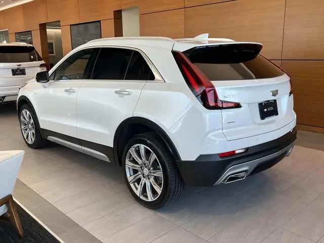 2023 Cadillac XT4 AWD Premium Luxury
