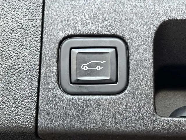 2023 Cadillac XT4 AWD Premium Luxury