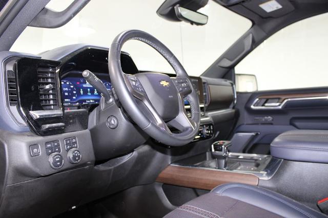 2023 Chevrolet Silverado 1500 4WD Crew Cab Short Bed High Country