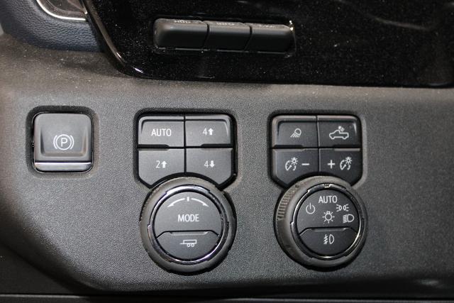 2023 Chevrolet Silverado 1500 4WD Crew Cab Short Bed High Country