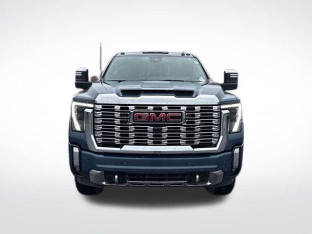 2024 GMC Sierra 2500HD 4WD Crew Cab Standard Bed Denali