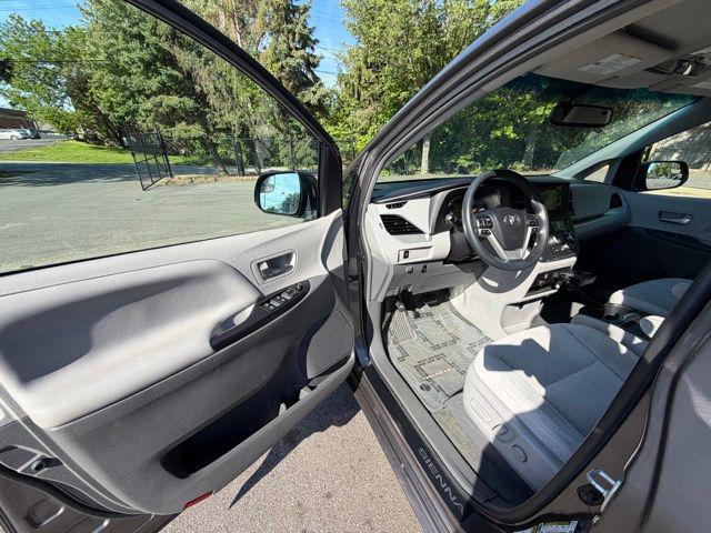 2015 Toyota Sienna LE