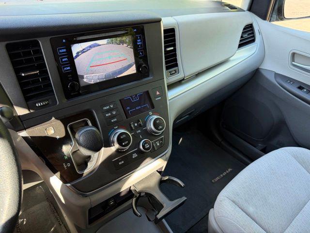 2015 Toyota Sienna LE