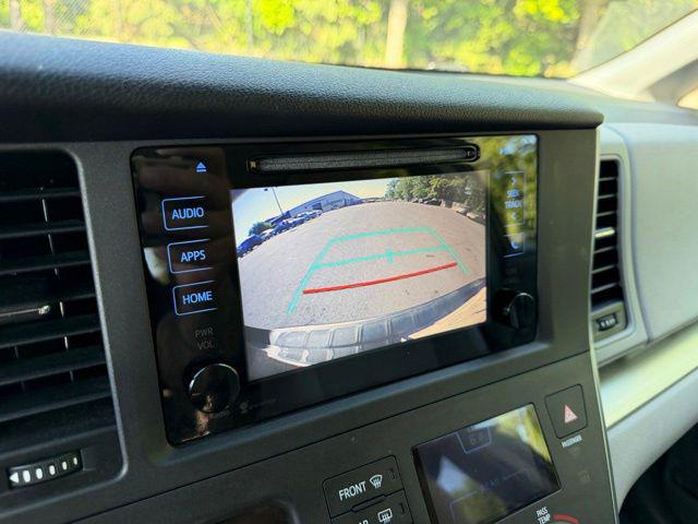 2015 Toyota Sienna LE