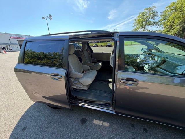 2015 Toyota Sienna LE