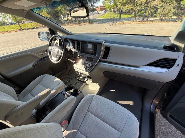 2015 Toyota Sienna LE