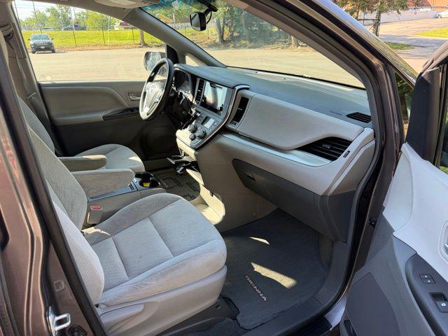 2015 Toyota Sienna LE