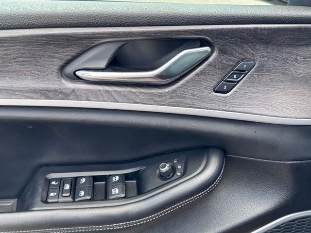 2024 Jeep Grand Cherokee Anniversary Edition