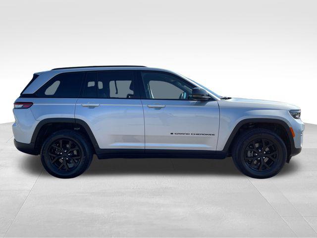 2025 Jeep Grand Cherokee Altitude 4x4
