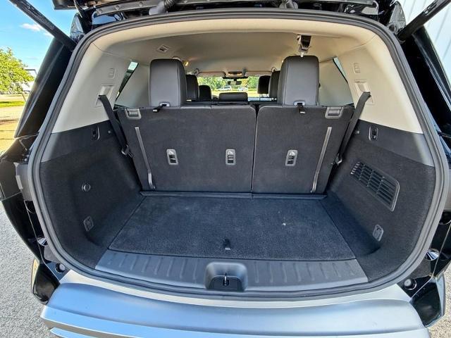 2025 Nissan Pathfinder SL FWD