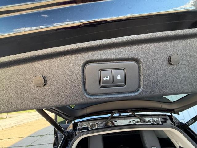 2025 Nissan Pathfinder SL FWD