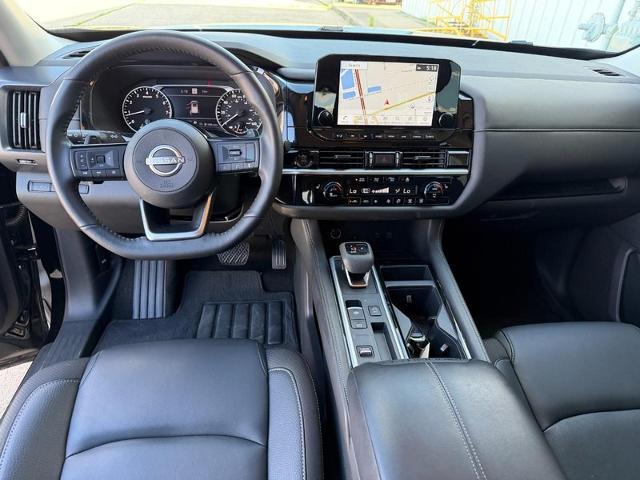 2025 Nissan Pathfinder SL FWD