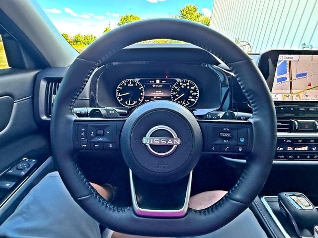 2025 Nissan Pathfinder SL FWD
