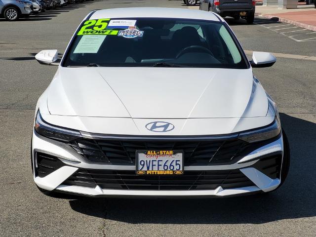 2025 Hyundai Elantra SE