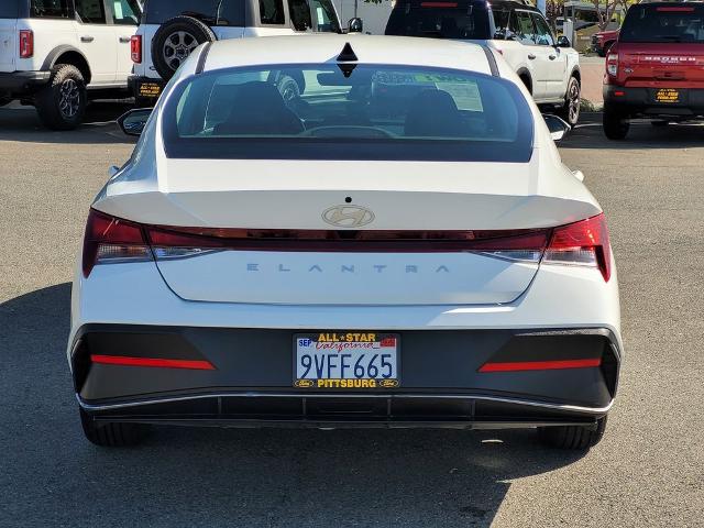 2025 Hyundai Elantra SE