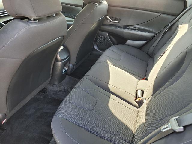 2025 Hyundai Elantra SE