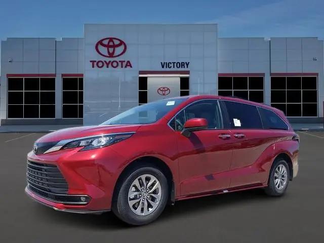 2026 Toyota Sienna XLE for sale in Austinburg, OH