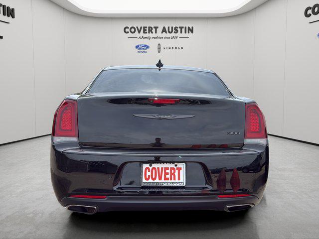 2023 Chrysler 300 Touring L