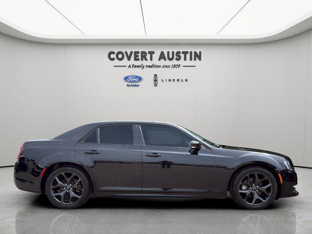 2023 Chrysler 300 Touring L
