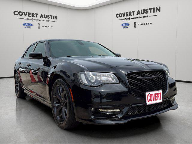 2023 Chrysler 300 Touring L