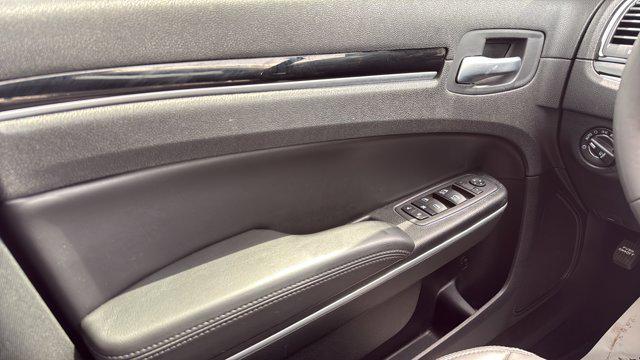 2023 Chrysler 300 Touring L