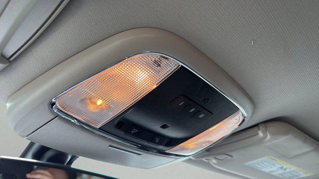 2023 Chrysler 300 Touring L