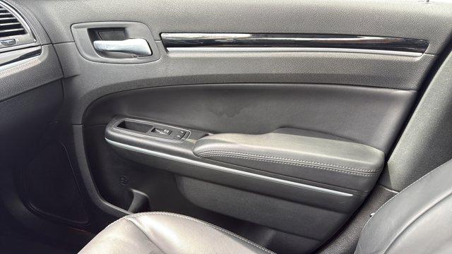 2023 Chrysler 300 Touring L