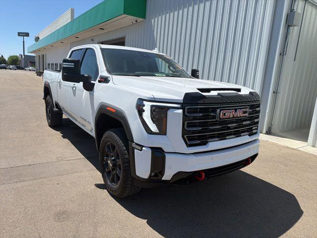 2025 GMC Sierra 2500HD 4WD Crew Cab Standard Bed AT4 for sale in Selma, CA