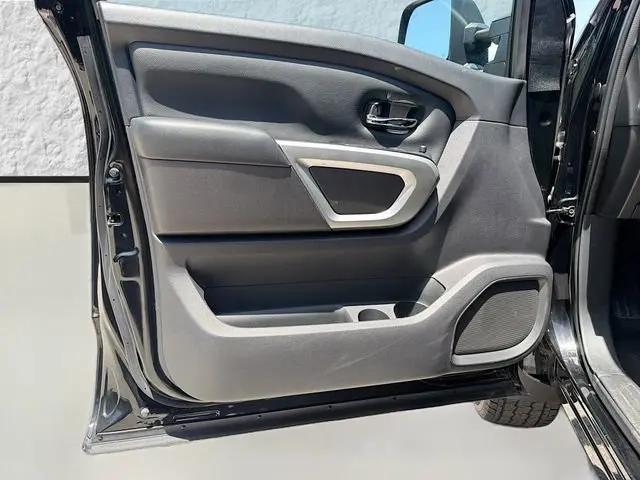 2024 Nissan Titan XD Crew Cab SV 4x4
