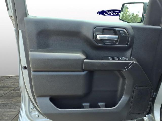 2023 Chevrolet Silverado 1500 2WD Crew Cab Short Bed Custom