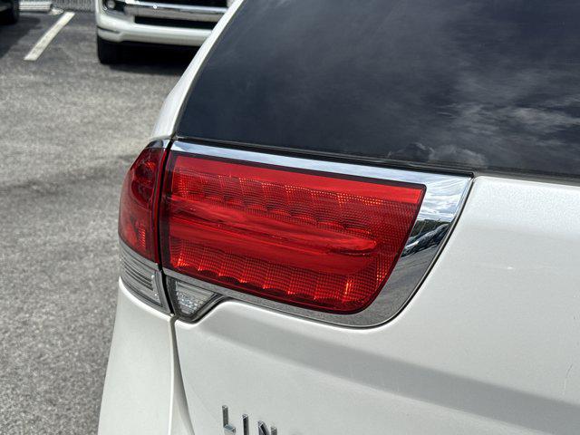 2011 Lincoln MKX Base