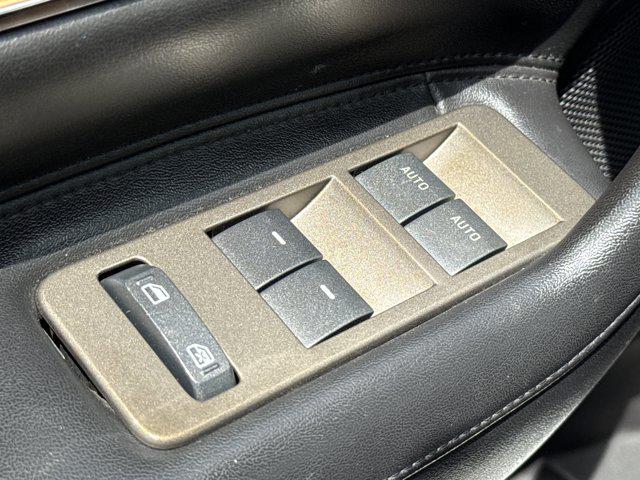 2011 Lincoln MKX Base