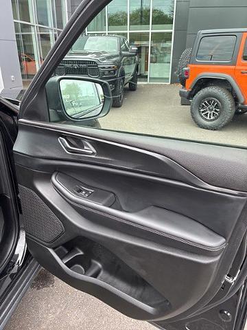 2024 Jeep Grand Cherokee L Laredo 4x4