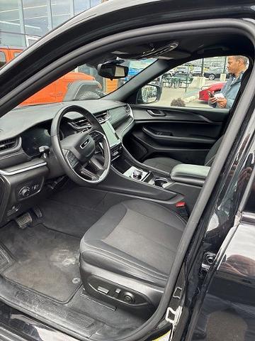 2024 Jeep Grand Cherokee L Laredo 4x4