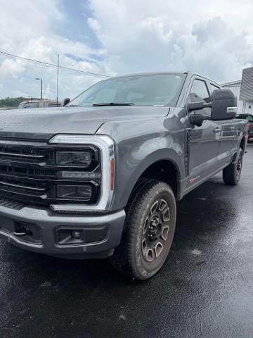 2025 Ford F-250 Platinum
