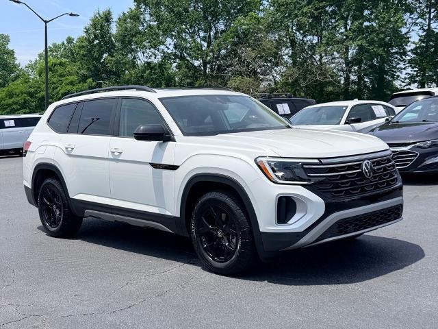 2024 Volkswagen Atlas 2.0T Peak Edition SEL